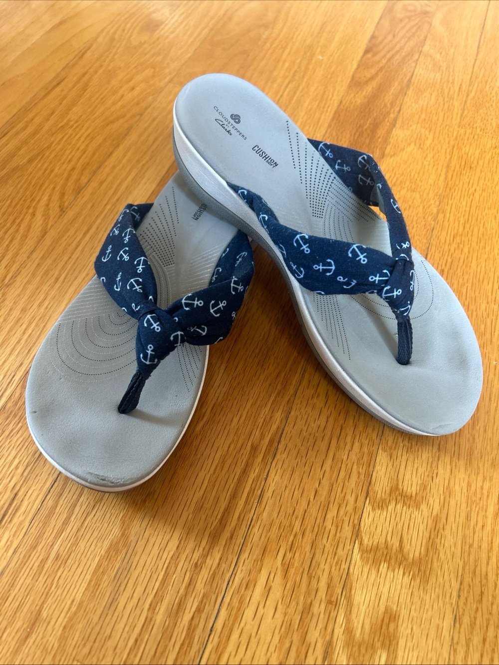 Clarks Cloud Steppers Navy Anchor Print Twist-Style Sandals
